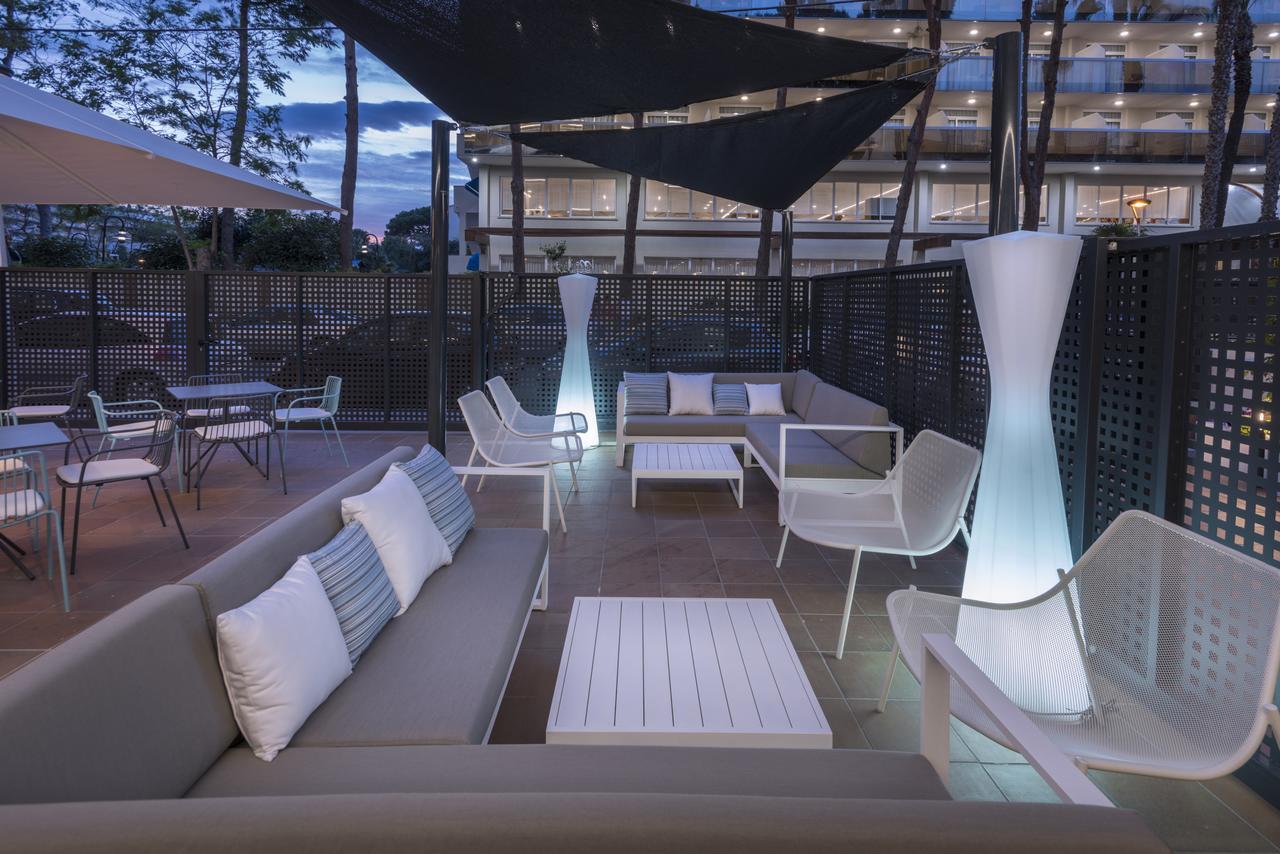 Aparthotel Marinada Salou Exterior photo